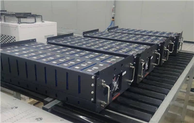 Inovações na adaptação do cenário de alta - rack de tensão - Baterias de líti...